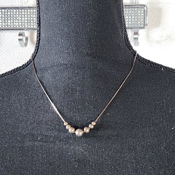 Seven Graduated Sterling Silver Round Ball Spheres on a Silver 17.5" Cobra Chain - Picture 4 of 16